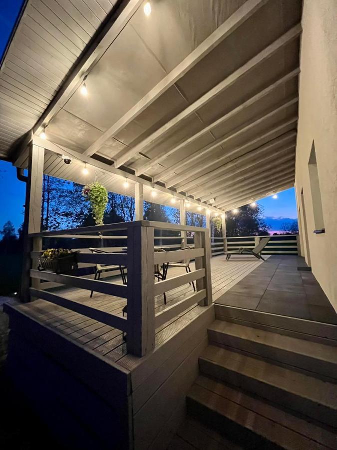 Atputas Namins Jaunlaicene Villa Exterior photo